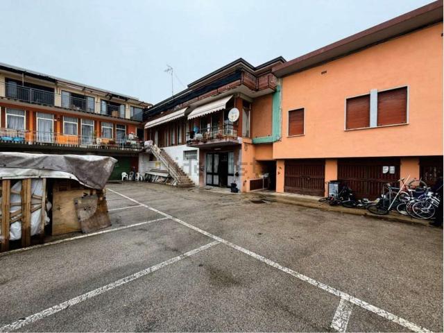 Appartamento in vendita di 145 m² in Via Giuseppe Mazzini, 40