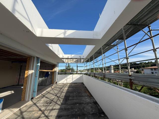 Appartamento in vendita di 145 m² in Via Giacomo Dina, 11
