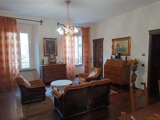 Appartamento in vendita di 145 m² in Via Giandomenico Romagnosi, 1