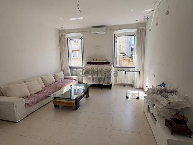 Appartamento in vendita di 145 m² in Via Giosuè Carducci, 10