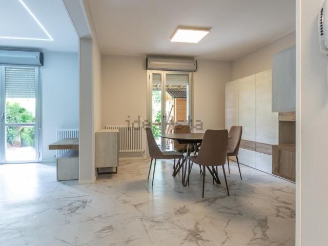 Appartamento in vendita di 145 m² in Via Giovanni Battista Lacchini, 206