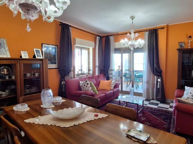 Appartamento in vendita di 145 m² in Via Guttuso