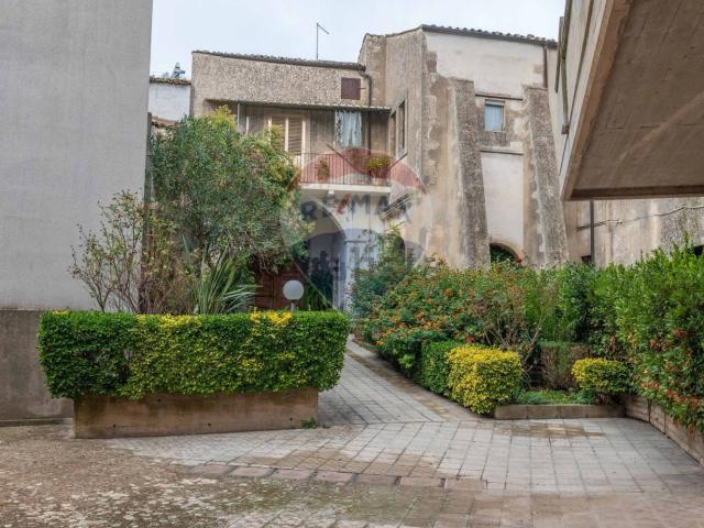 Appartamento in vendita di 145 m² in Via D&apos Albergo, 42