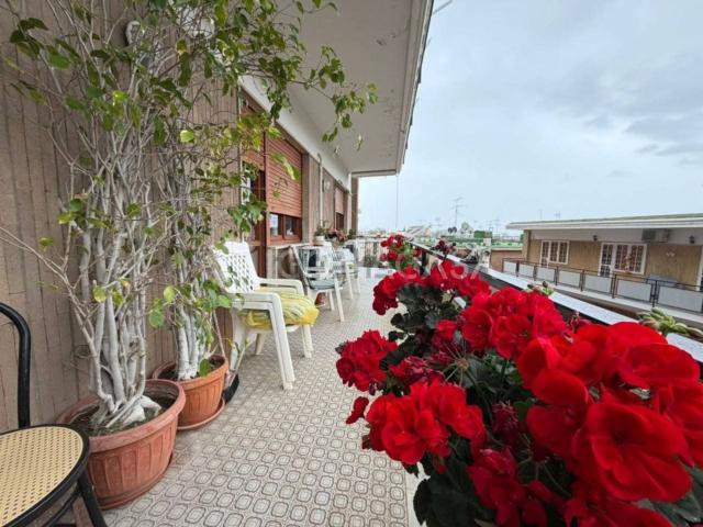 Appartamento in vendita di 145 m² in Via Domenico Fontana