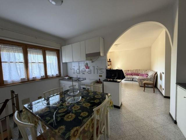Appartamento in vendita di 145 m² in Via degli Etruschi