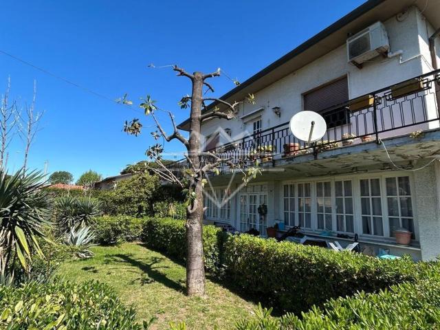 Appartamento in vendita di 145 m² in Via degli Unni, 11