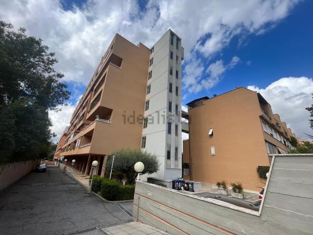 Appartamento in vendita di 145 m² in Via dell&apos Automobilismo, 200