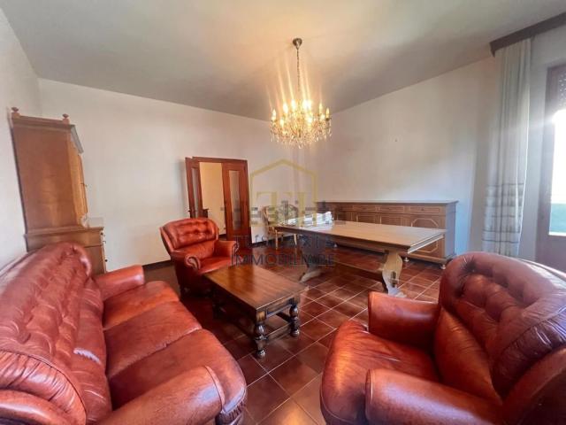 Appartamento in vendita di 145 m² in Via della Ferrovia, 53036
