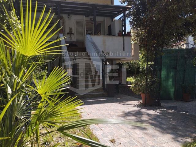 Appartamento in vendita di 145 m² in Via della Porcigliana, 4