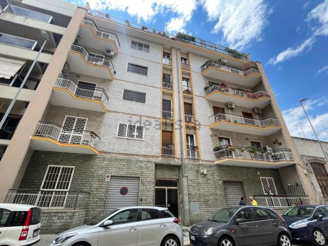 Appartamento in vendita di 145 m² in Via Enrico Pessina, 23