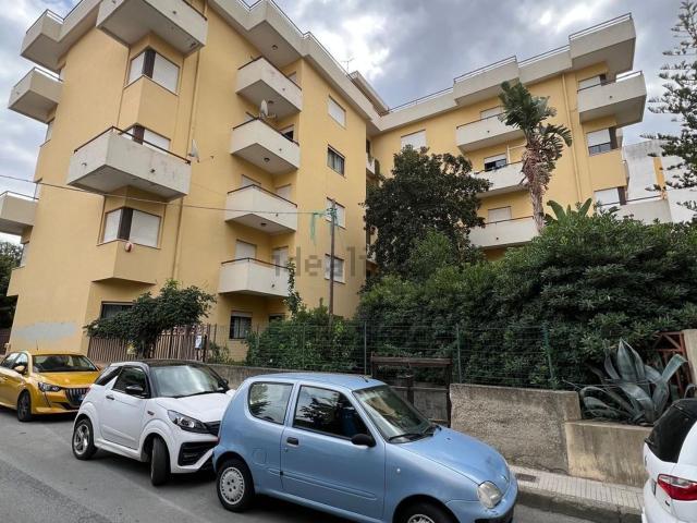 Appartamento in vendita di 145 m² in Via Fosse Ardeatine