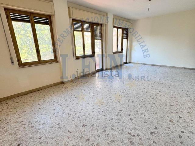 Appartamento in vendita di 145 m² in Via Fimia