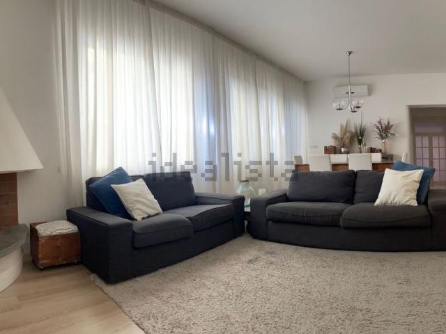 Appartamento in vendita di 145 m² in Via Francesco Crispi