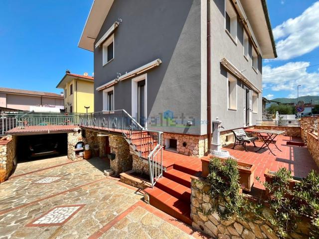 Appartamento in vendita di 145 m² in Via Kennedy Jhon F
