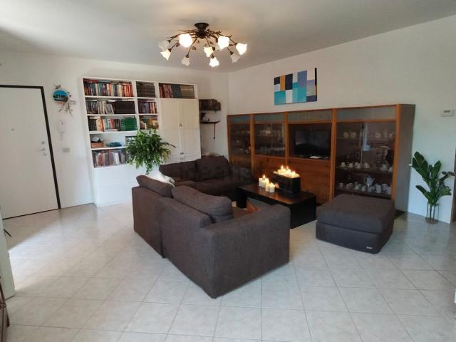 Appartamento in vendita di 145 m² in Via Olivelli