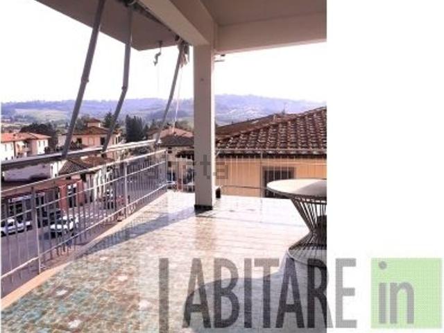 Appartamento in vendita di 145 m² in Via Lorenzo Bini Smaghi