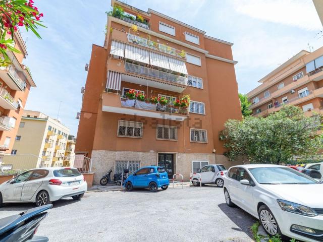 Appartamento in vendita di 145 m² in Via Livio Andronico, 45