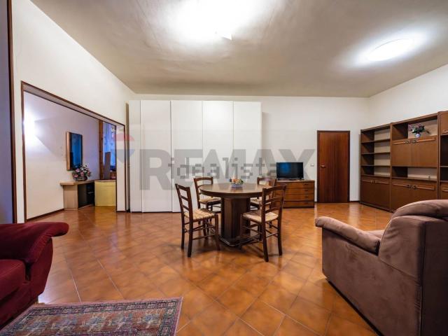Appartamento in vendita di 145 m² in Via Ludovico Ariosto, 462