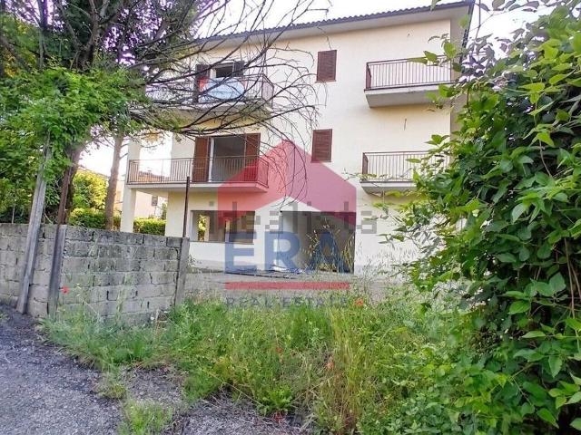 Appartamento in vendita di 145 m² in Via Luigi Biagioni