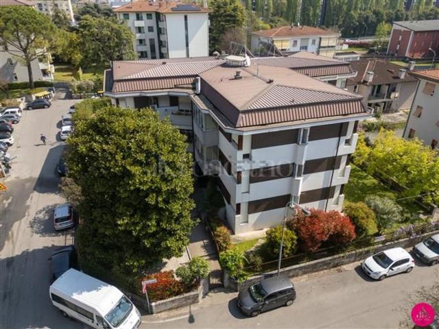Appartamento in vendita di 145 m² in Via Monte Rest