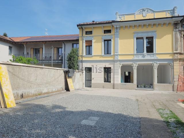 Appartamento in vendita di 145 m² in Via Montedenno, 22