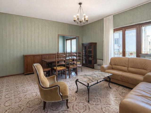 Appartamento in vendita di 145 m² in Via Matteo Bandello
