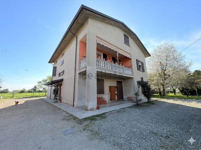 Appartamento in vendita di 145 m² in Via Martiri della Libertà