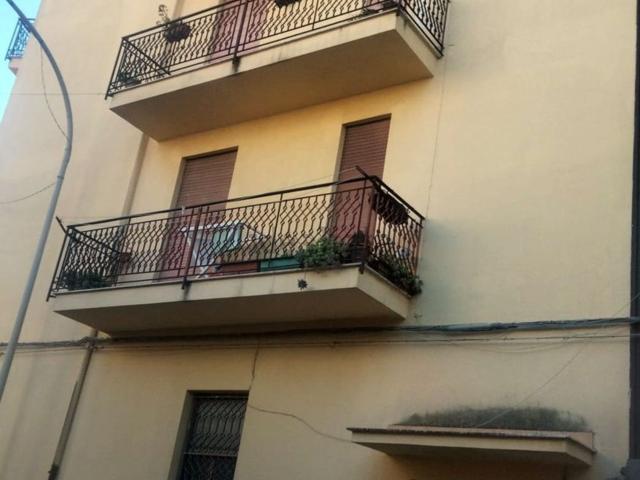 Appartamento in vendita di 145 m² in Via Salvo D&apos Acquisto, 2