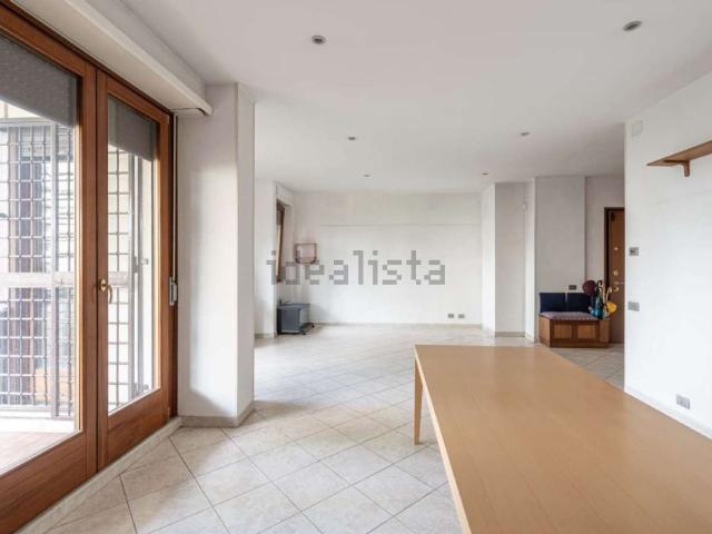 Appartamento in vendita di 145 m² in Via Salvatore Quasimodo