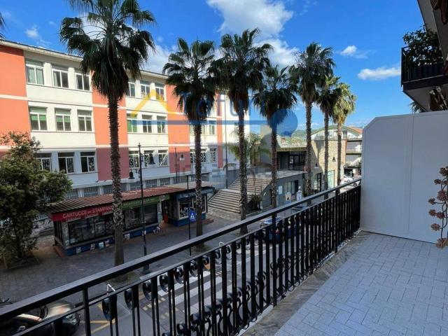 Appartamento in vendita di 145 m² in Via San Pio X