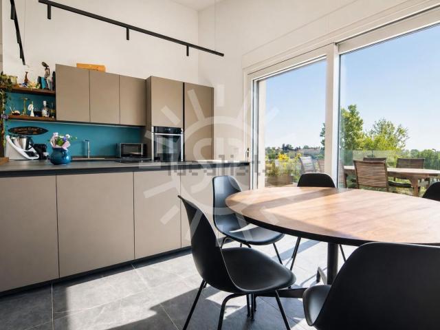 Appartamento in vendita di 145 m² in Via Sandro Pertini