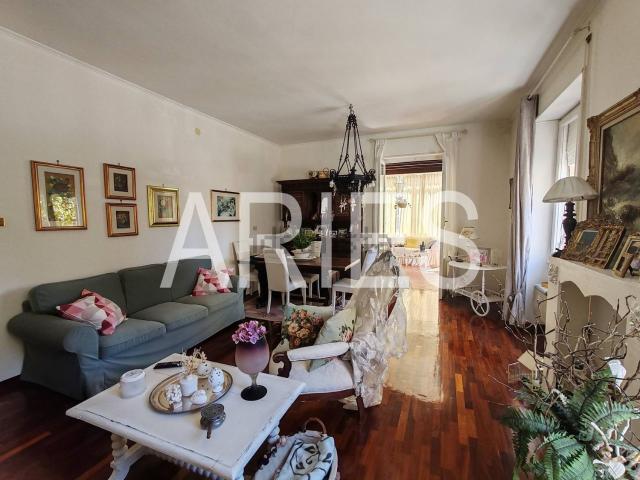 Appartamento in vendita di 145 m² in Via Sartena