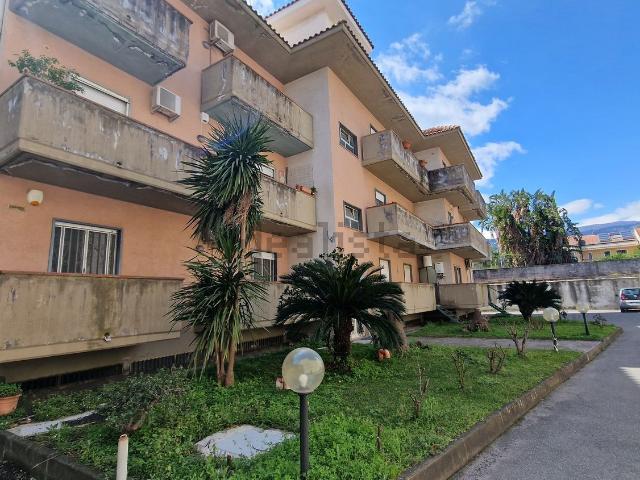 Appartamento in vendita di 145 m² in Via Siculo Orientale, 197