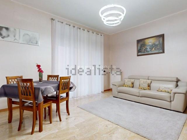Appartamento in vendita di 145 m² in Via Sporting Mirasole, 36