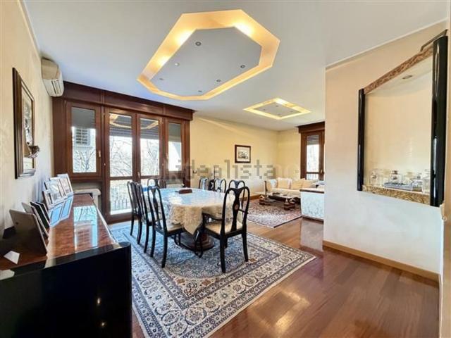 Appartamento in vendita di 145 m² in Via Pietro Rondoni