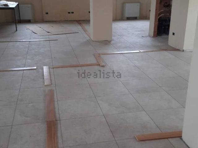 Appartamento in vendita di 145 m² in Via Pineta