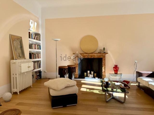 Appartamento in vendita di 145 m² in Via Plinio, 5