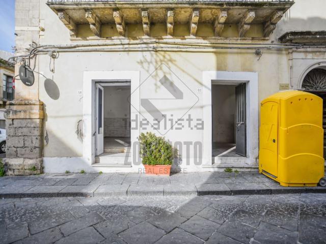 Appartamento in vendita di 145 m² in Via Principe Umberto, 58