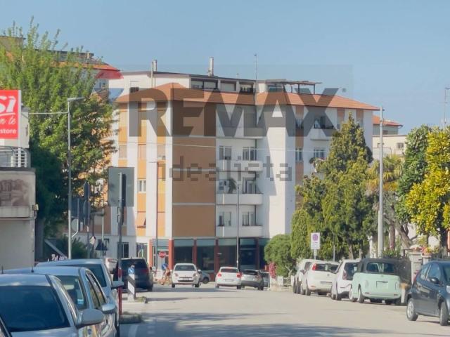 Appartamento in vendita di 145 m² in Via Rocco Anselmini, 5