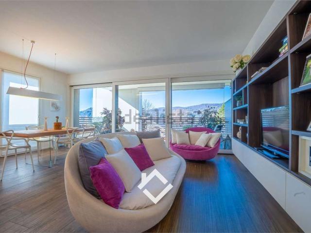 Appartamento in vendita di 145 m² in Via Roma