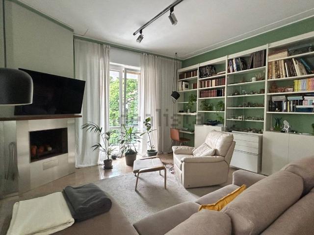 Appartamento in vendita di 145 m² in Via Rosolino Pilo
