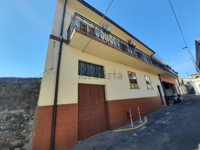 Appartamento in vendita di 145 m² in Via Rapisarda, 7