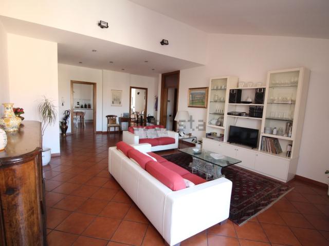 Appartamento in vendita di 145 m² in Via Taddeino Taddeini
