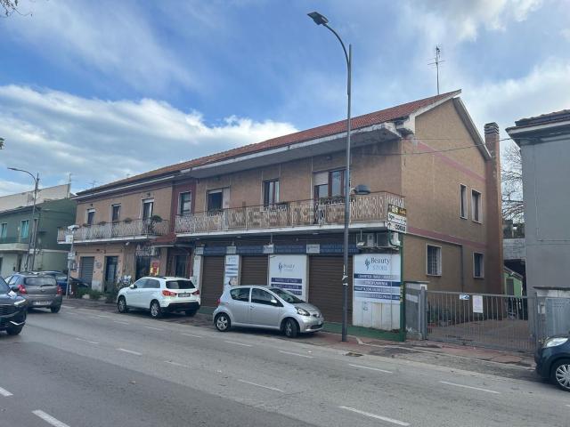 Appartamento in vendita di 145 m² in Via Tiburtina Valeria, 335