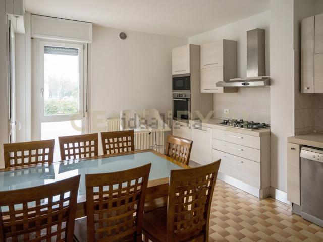 Appartamento in vendita di 145 m² in Via Umberto Maddalena, 1