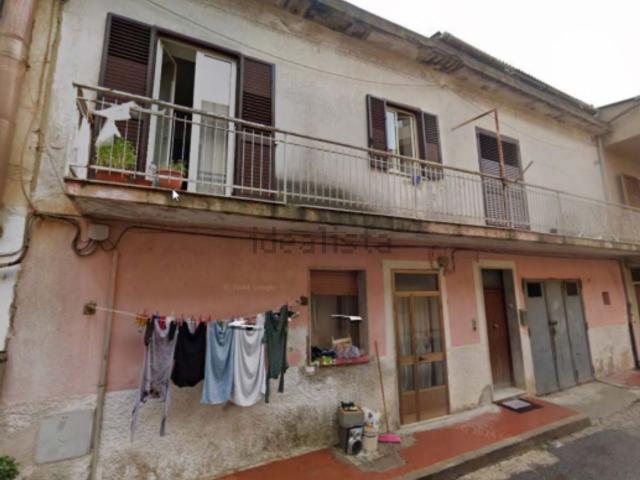Appartamento in vendita di 145 m² in Via Ugo Foscolo