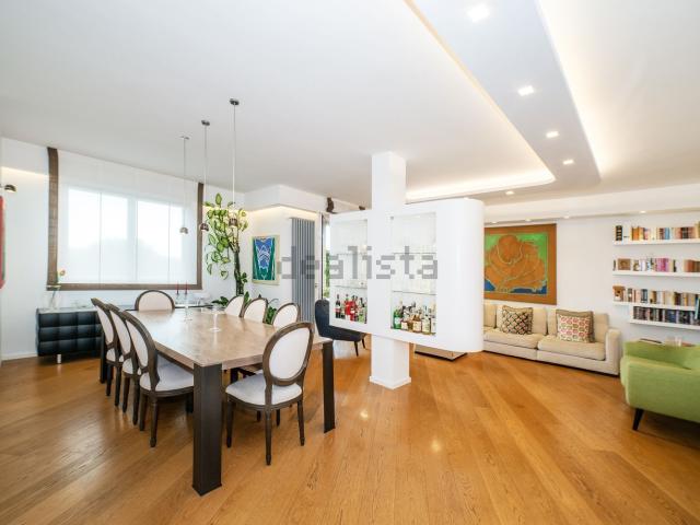 Appartamento in vendita di 145 m² in Via Valbondione, 109