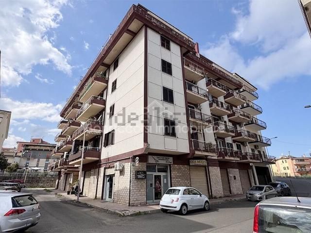 Appartamento in vendita di 145 m² in Via Verbano, 55