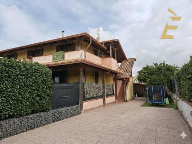 Appartamento in vendita di 145 m² in Via Vicinale Recapito, 39