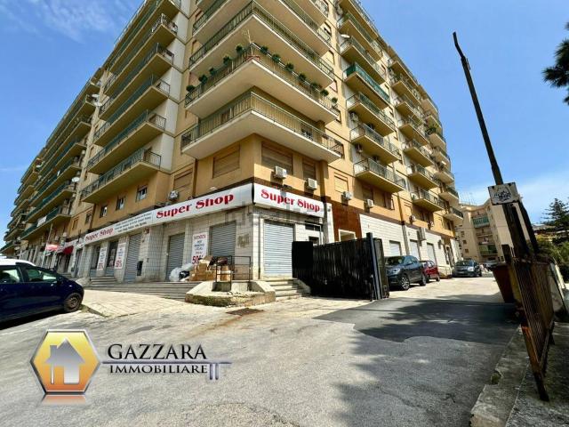 Appartamento in vendita di 145 m² in Viale Teracati, 158